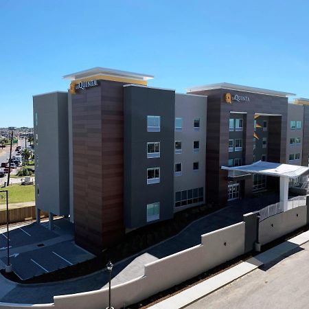 La Quinta Inn & Suites By Wyndham Galveston North At I-45 エクステリア 写真