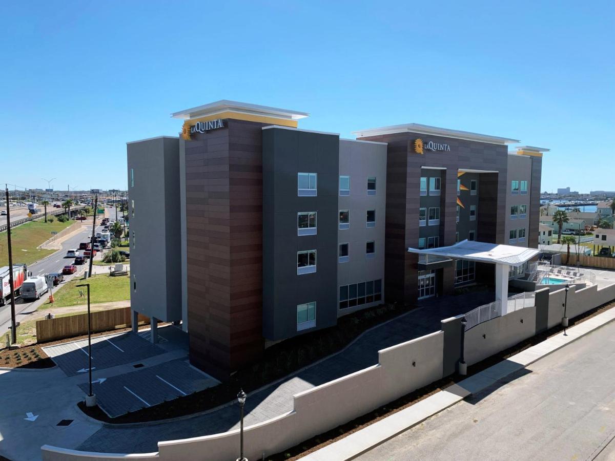 La Quinta Inn & Suites By Wyndham Galveston North At I-45 エクステリア 写真