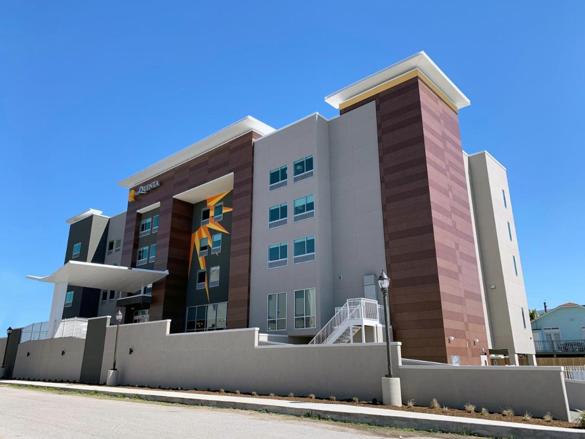 La Quinta Inn & Suites By Wyndham Galveston North At I-45 エクステリア 写真