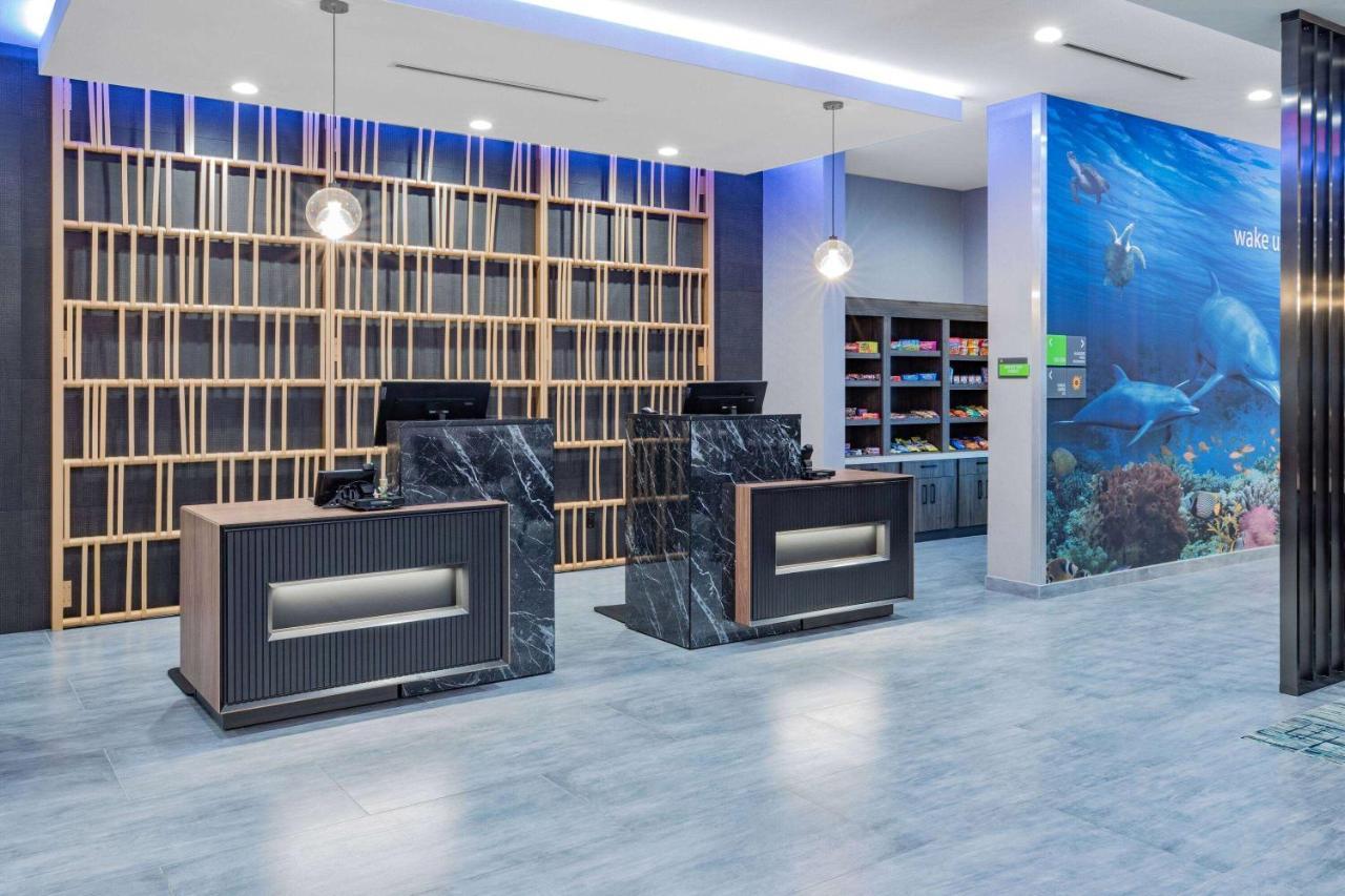 La Quinta Inn & Suites By Wyndham Galveston North At I-45 エクステリア 写真