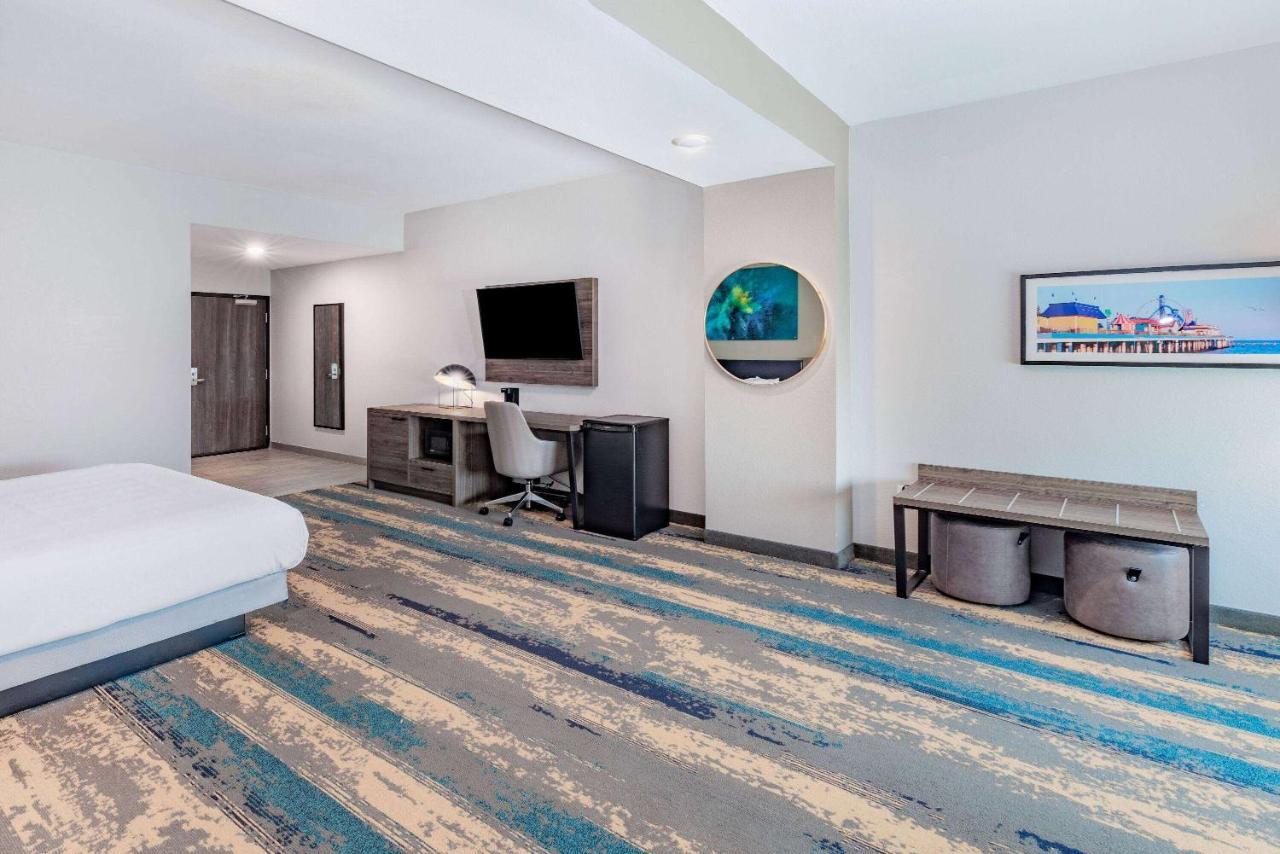 La Quinta Inn & Suites By Wyndham Galveston North At I-45 エクステリア 写真