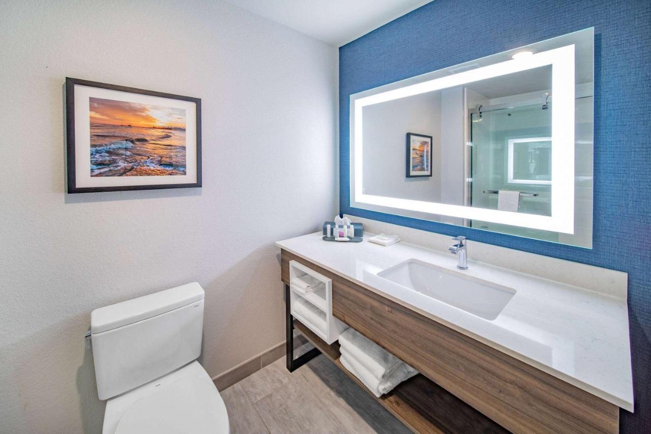 La Quinta Inn & Suites By Wyndham Galveston North At I-45 エクステリア 写真